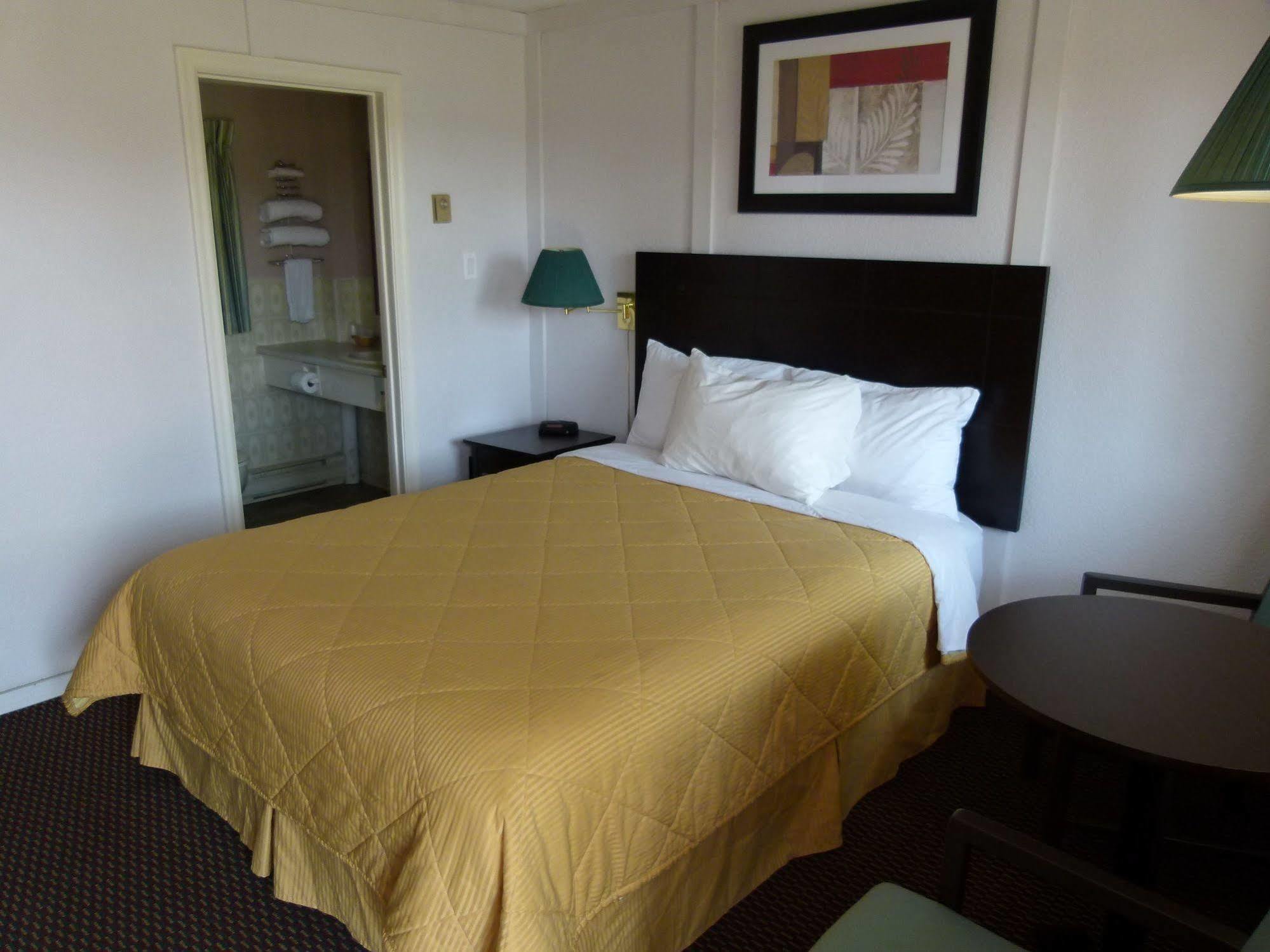 Country Squire Motel Arnprior Extérieur photo