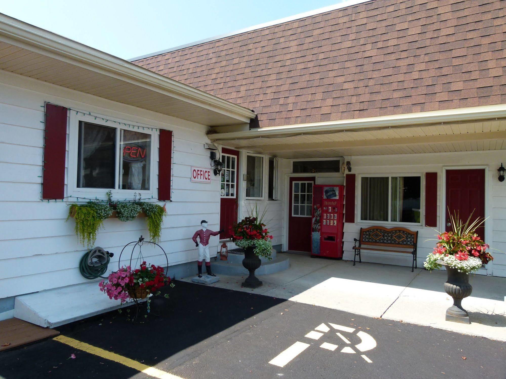 Country Squire Motel Arnprior Extérieur photo
